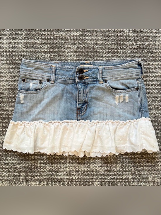 Abercrombie & Fitch Dresses & Skirts - Abercrombie & Fitch Vintage Y2K Blue Denim Mini Skirt with White Eyelet Ruffle